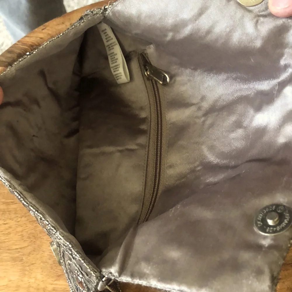 Beautiful Beaded Silver Evening Bag - Picture 4 of 6